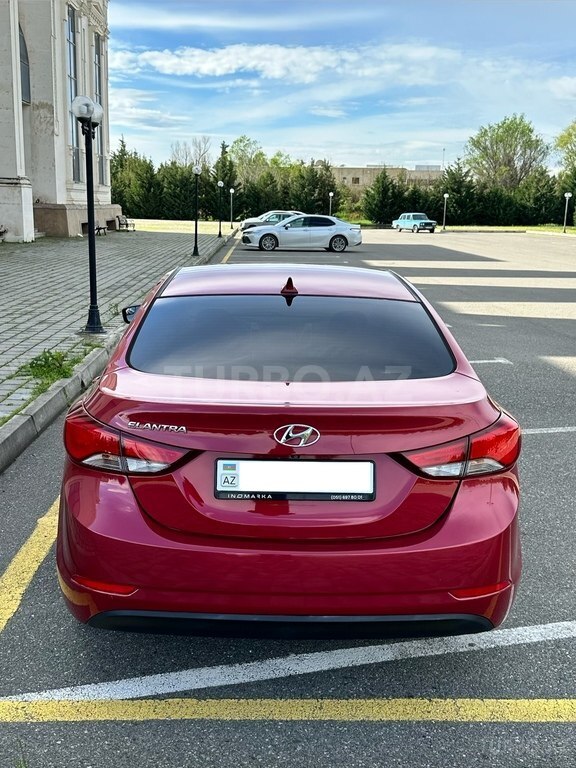 Hyundai Elantra