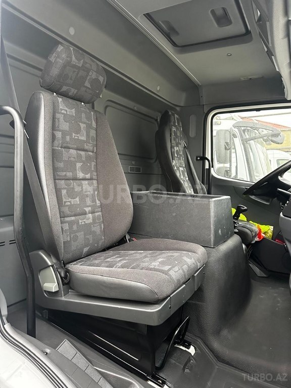 Mercedes Atego 818