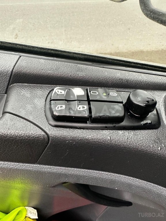 Mercedes Atego 818