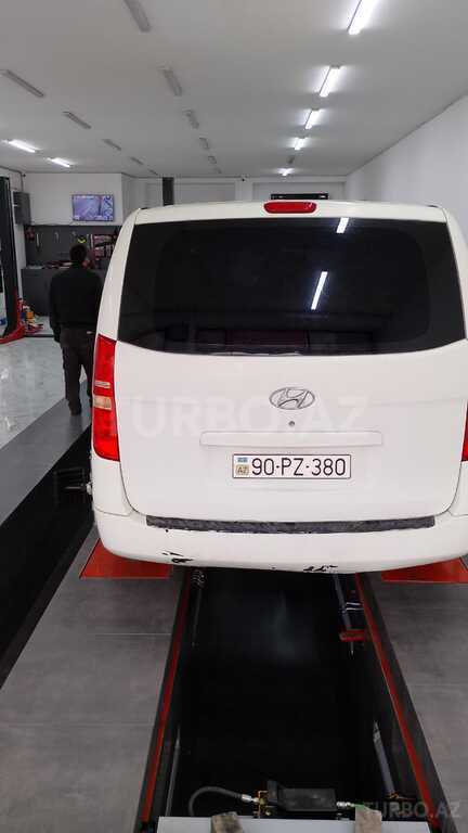 Hyundai H-1