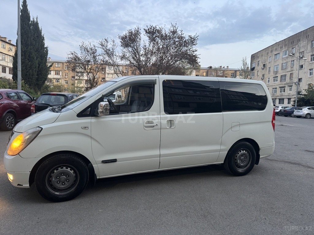 Hyundai H-1