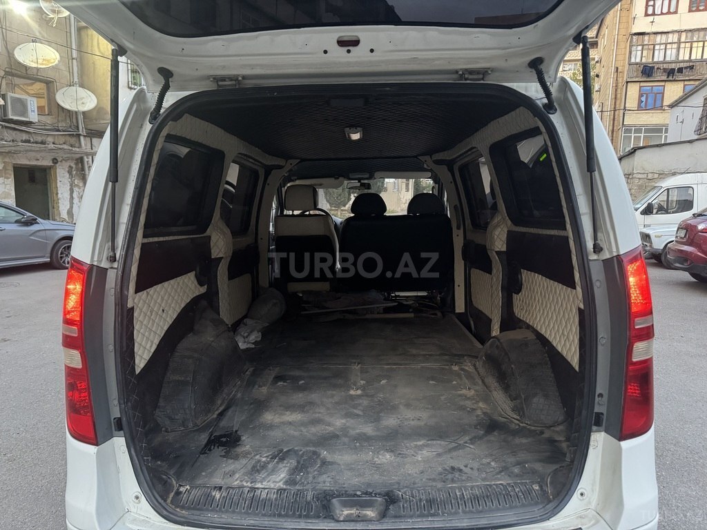 Hyundai H-1