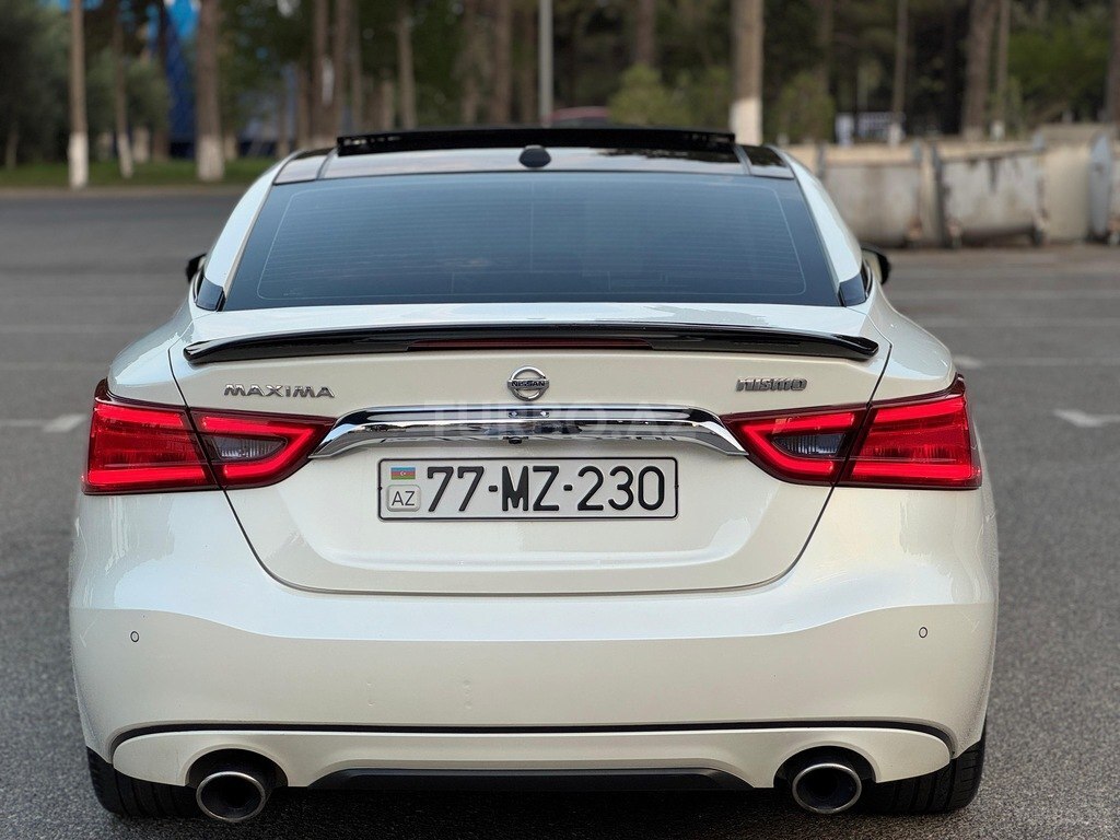 Nissan Maxima