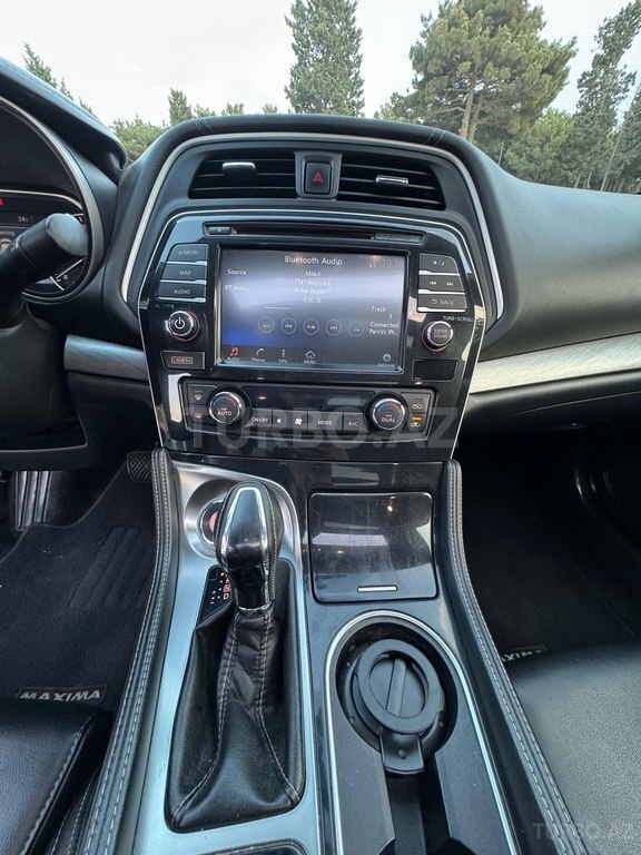 Nissan Maxima