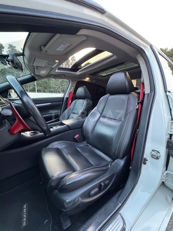 Nissan Maxima