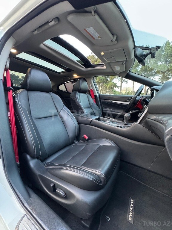 Nissan Maxima