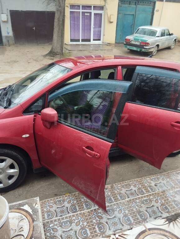 Nissan Tiida
