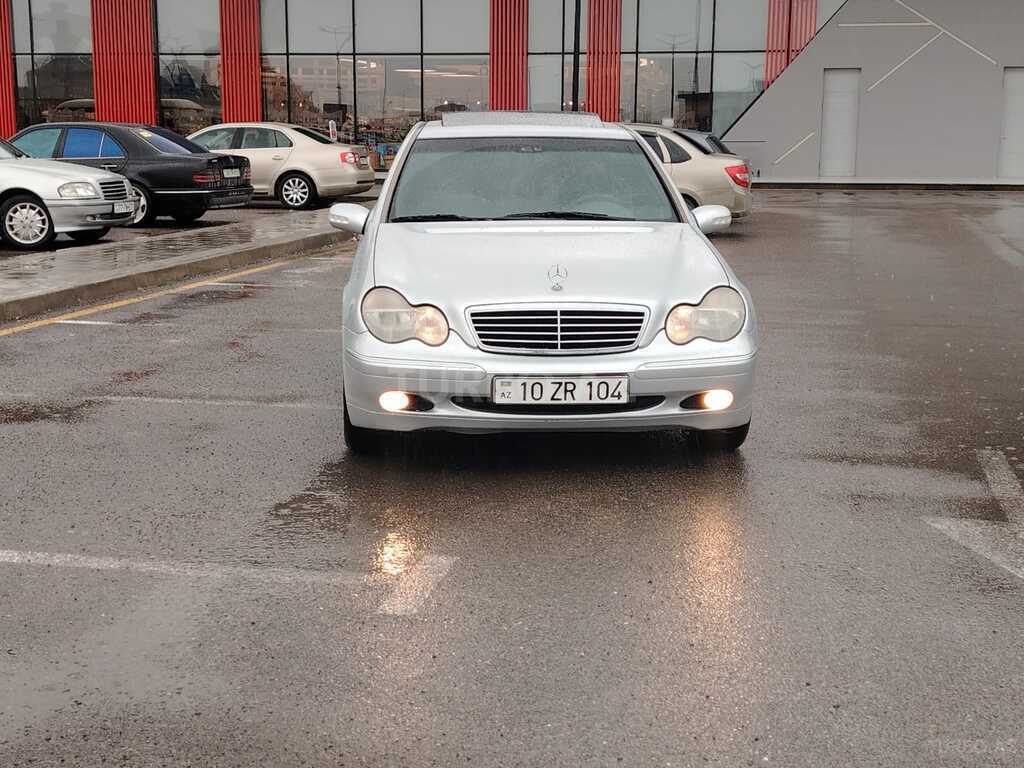 Mercedes C 240