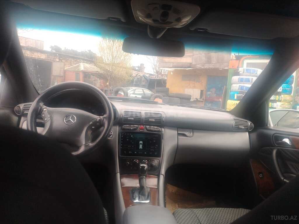 Mercedes C 240