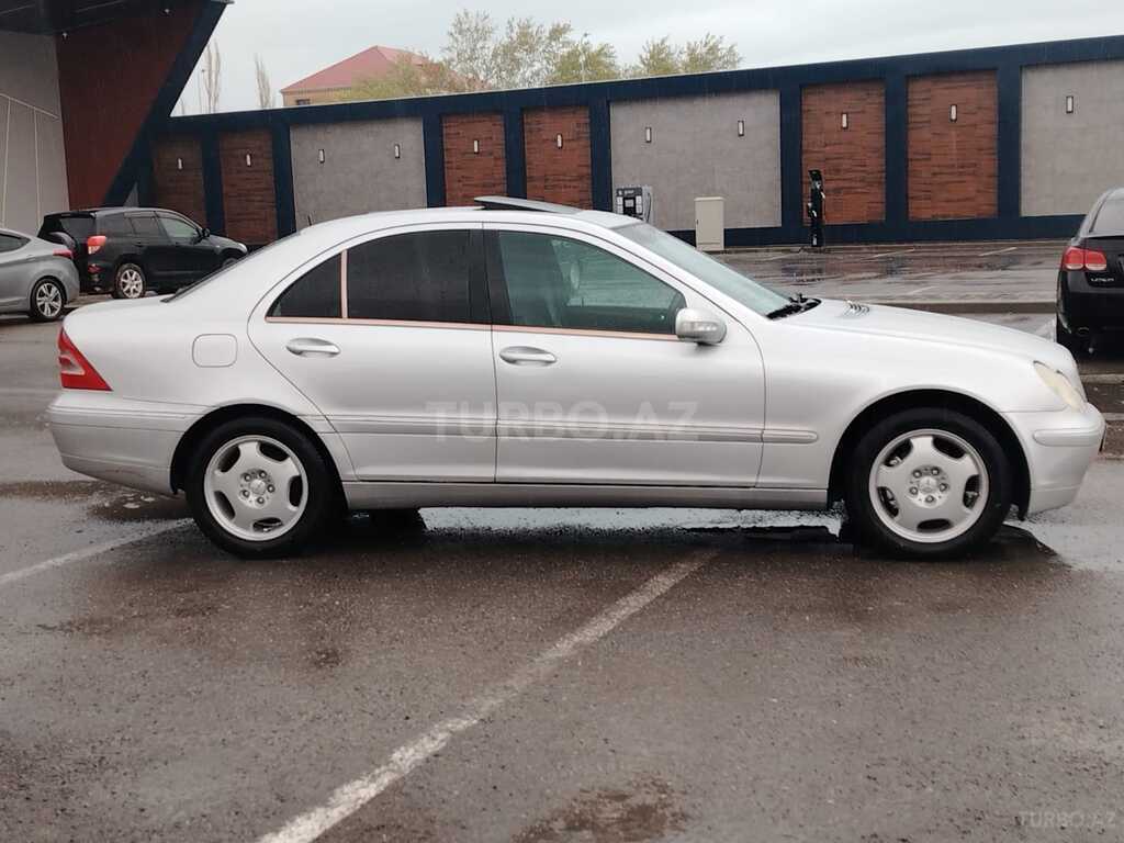 Mercedes C 240