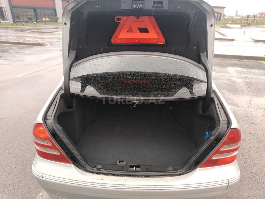 Mercedes C 240