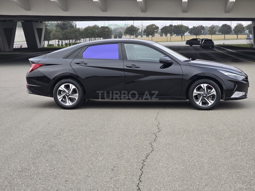 Hyundai Elantra