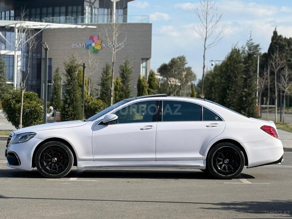 Mercedes S 63 AMG