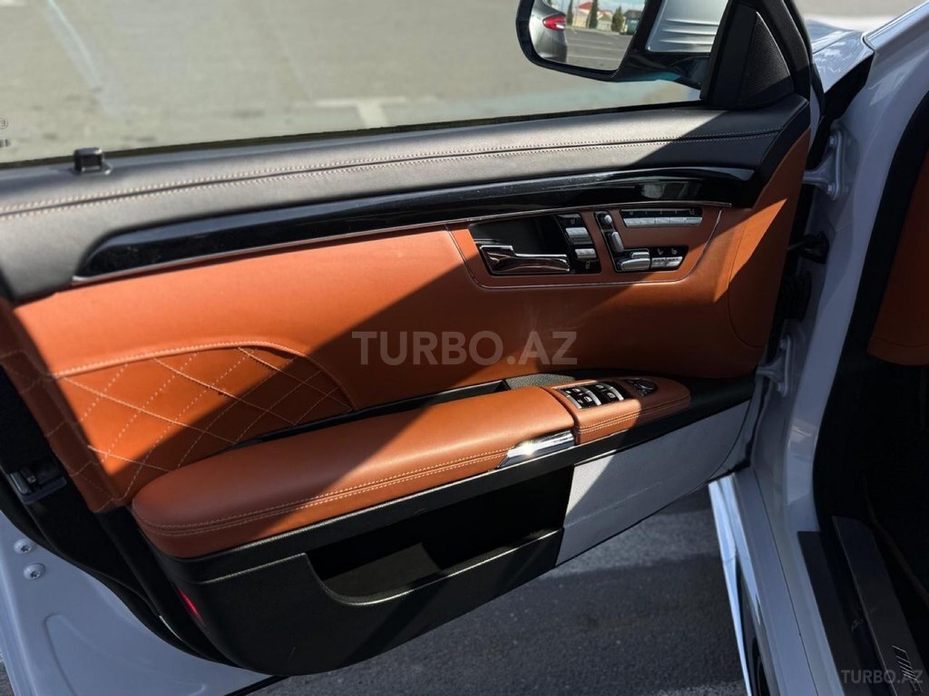 Mercedes S 63 AMG