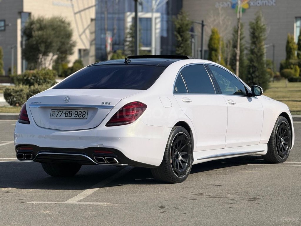 Mercedes S 63 AMG
