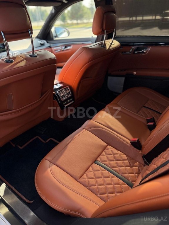 Mercedes S 63 AMG