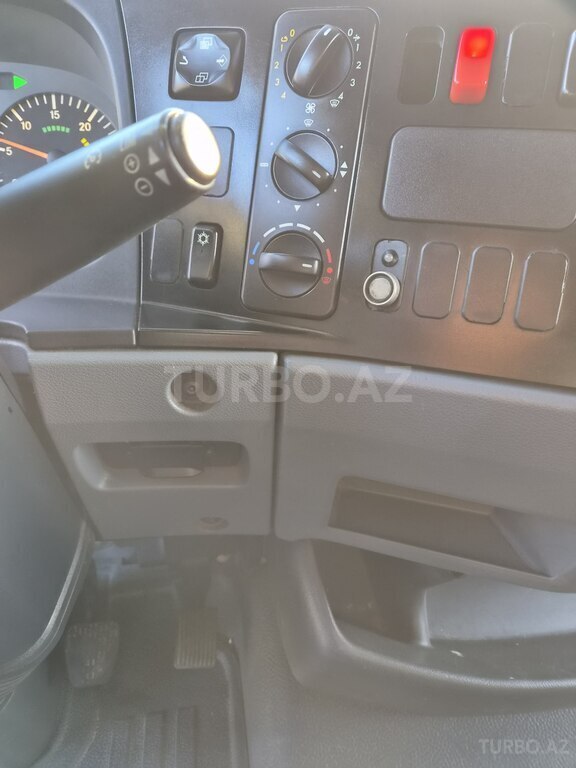 Mercedes Atego 818