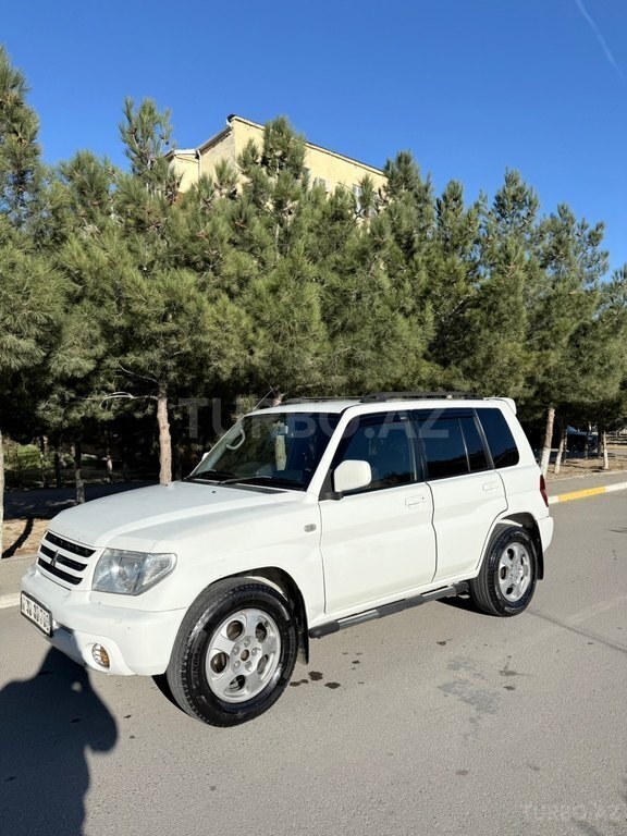 Mitsubishi Pajero io