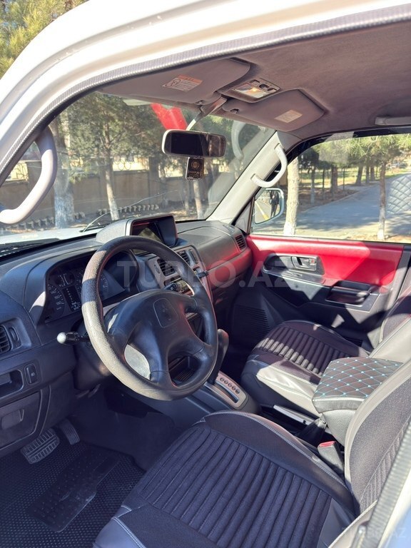 Mitsubishi Pajero io