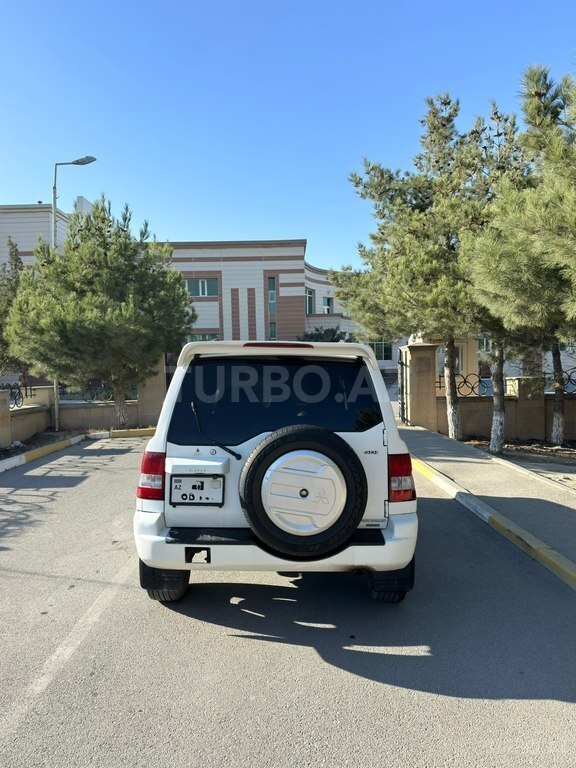Mitsubishi Pajero io