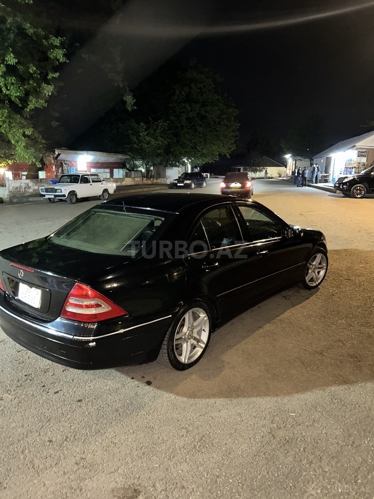 Mercedes C 240