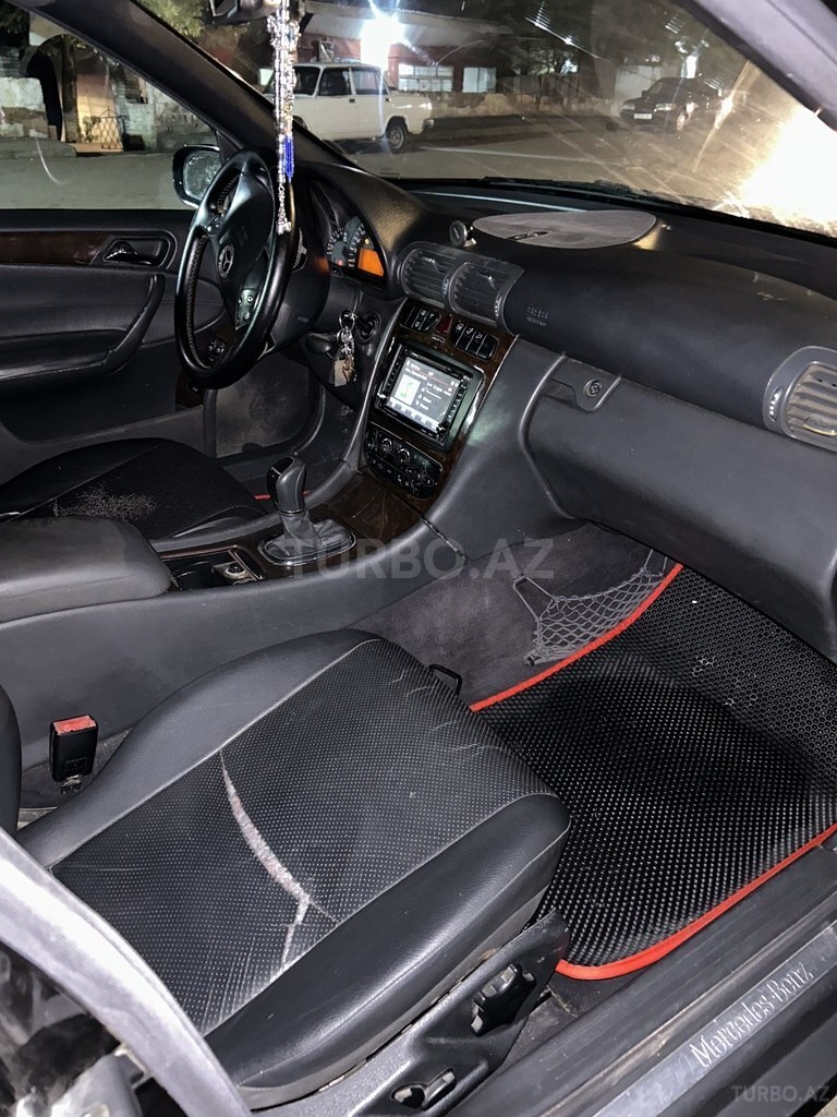Mercedes C 240