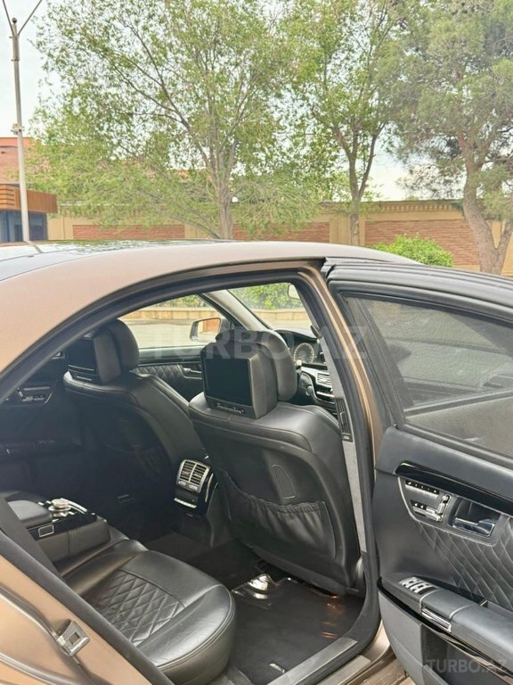 Mercedes S 65 AMG