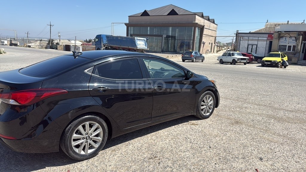 Hyundai Elantra