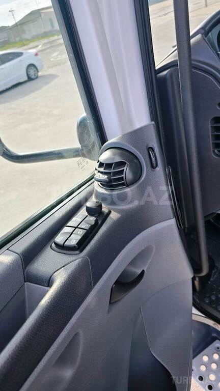 Mercedes Atego 818