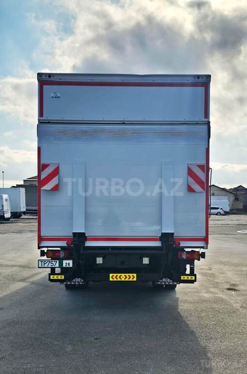 Mercedes Atego 818