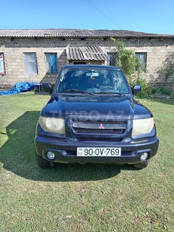 Mitsubishi Pajero io