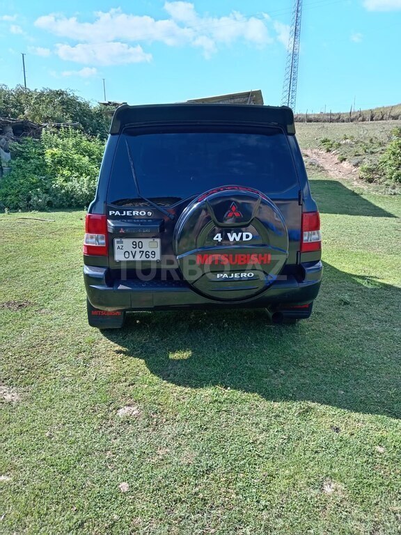 Mitsubishi Pajero io