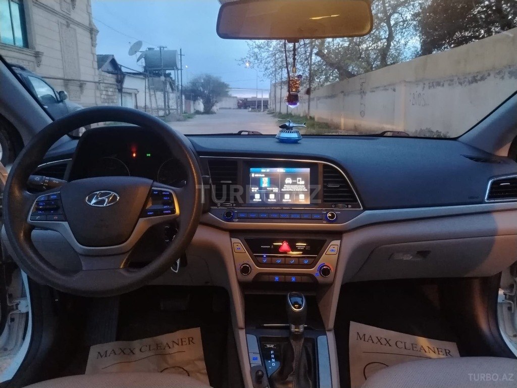Hyundai Elantra