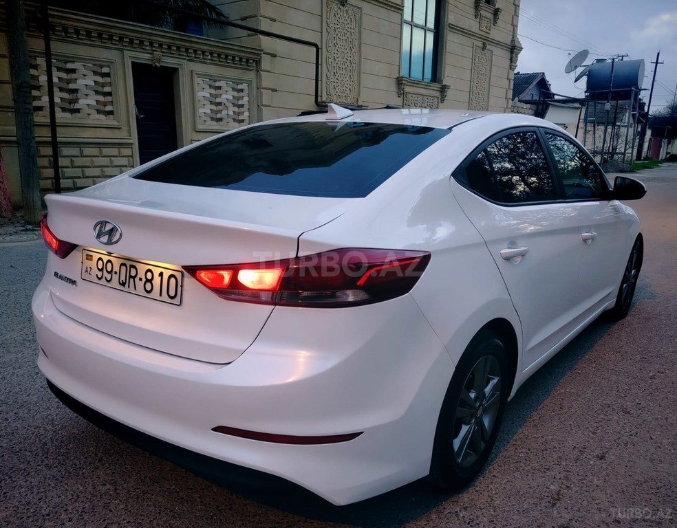 Hyundai Elantra