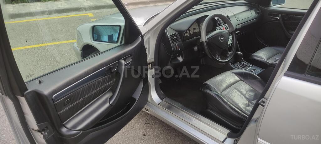 Mercedes C 230