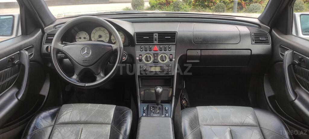 Mercedes C 230