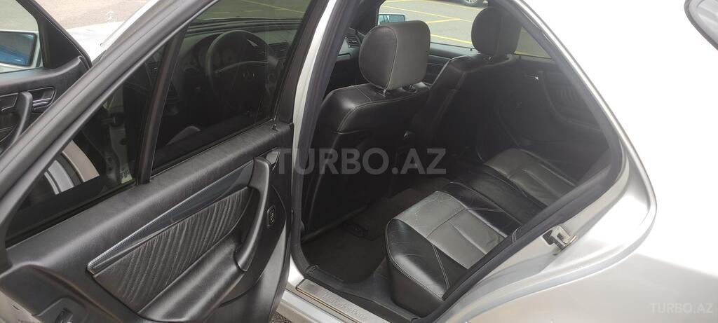 Mercedes C 230