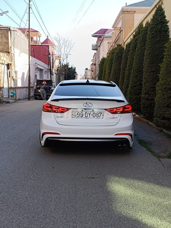 Hyundai Elantra
