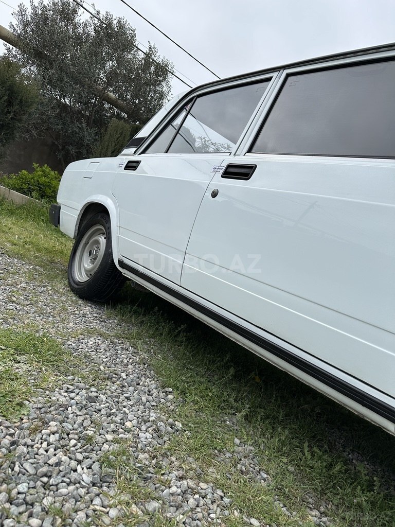 LADA (VAZ) 2107
