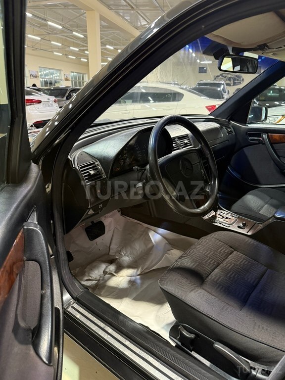 Mercedes C 180