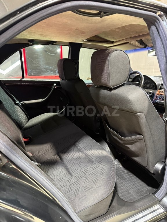 Mercedes C 180