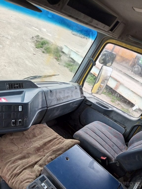 Mercedes Actros 3236