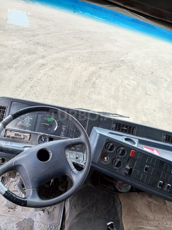 Mercedes Actros 3236