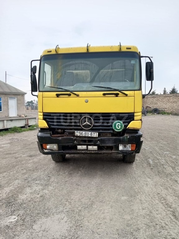 Mercedes Actros 3236