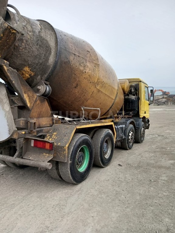 Mercedes Actros 3236