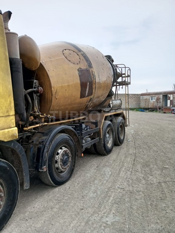 Mercedes Actros 3236