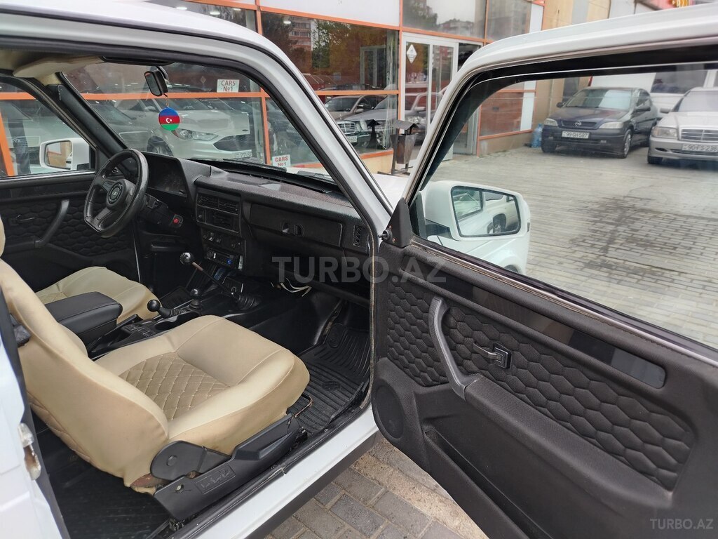 LADA (VAZ) Niva