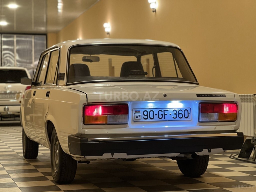 LADA (VAZ) 2107