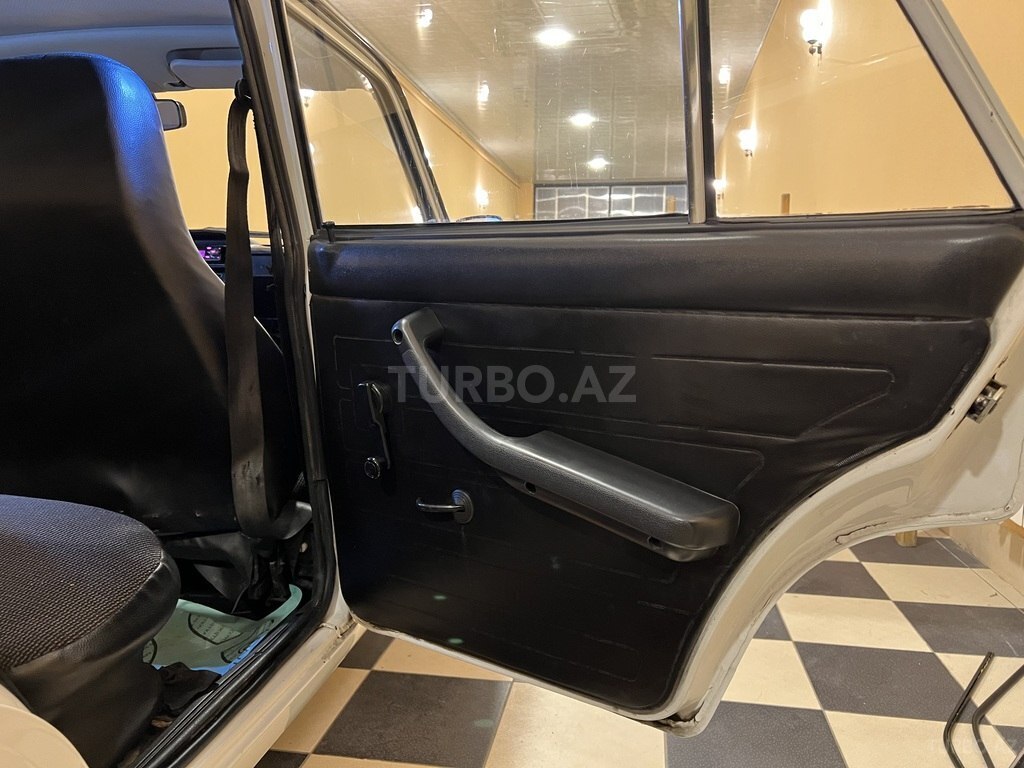 LADA (VAZ) 2107