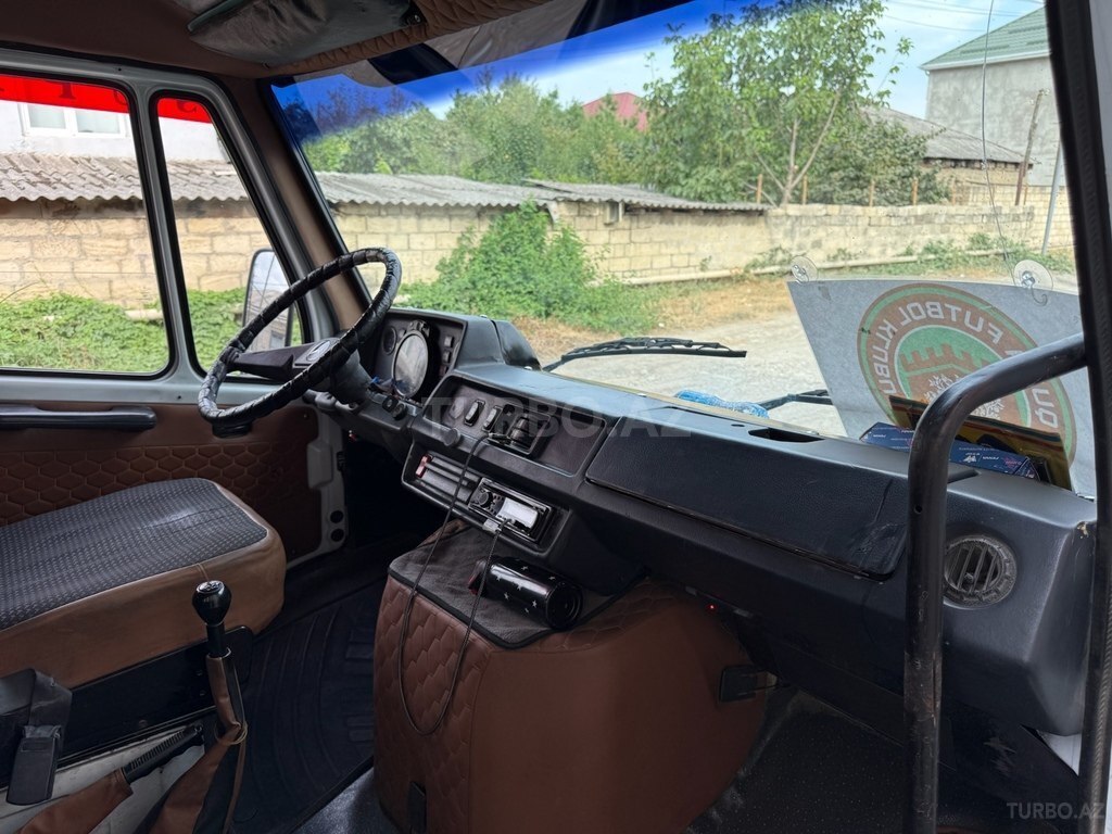 Mercedes 410 D